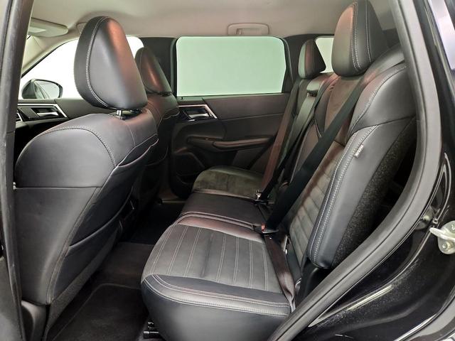 Photo of 2022 Black Mitsubishi Outlander