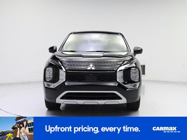 Photo of 2022 Black Mitsubishi Outlander