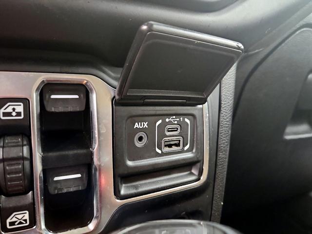 Photo of 2021 White Jeep Wrangler