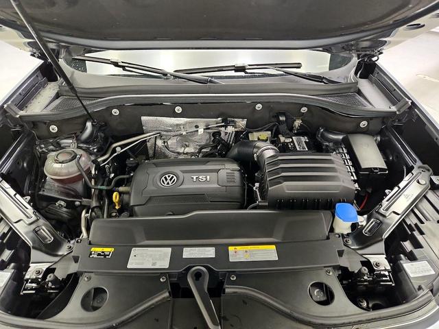 Photo of 2023 Gray Volkswagen Atlas Cross Sport