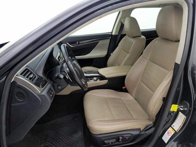 Photo of 2017 Gray Lexus GS 200t