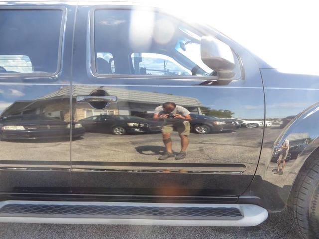Photo of 2009 Black Nissan Pathfinder