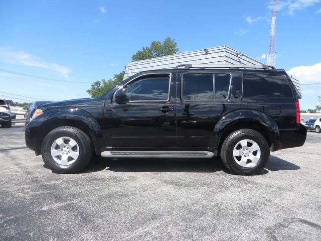 Photo of 2009 Black Nissan Pathfinder