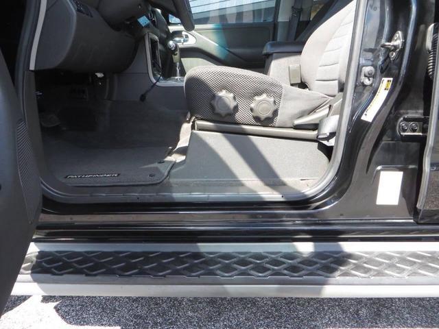 Photo of 2009 Black Nissan Pathfinder