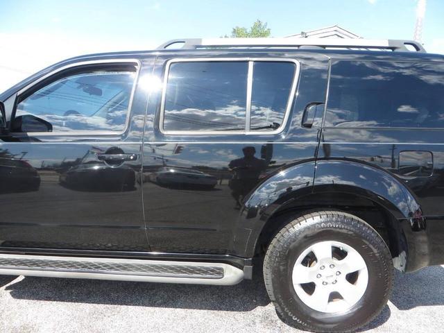 Photo of 2009 Black Nissan Pathfinder
