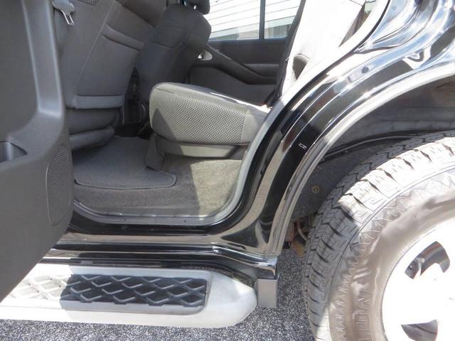 Photo of 2009 Black Nissan Pathfinder