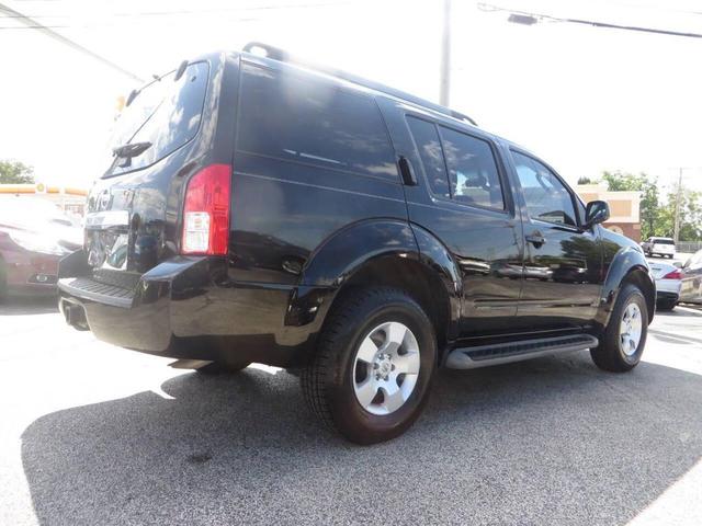 Photo of 2009 Black Nissan Pathfinder