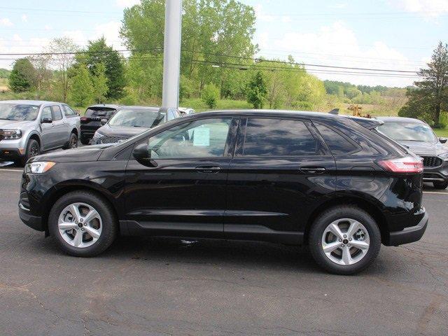 Photo of 2024 Agate Black Metallic Ford Edge