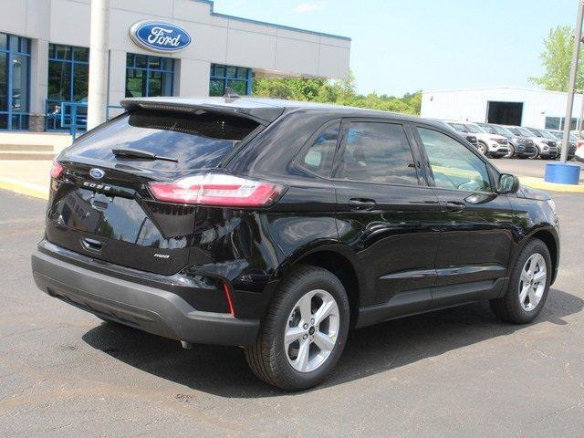 Photo of 2024 Agate Black Metallic Ford Edge
