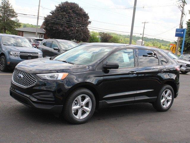 Photo of 2024 Agate Black Metallic Ford Edge