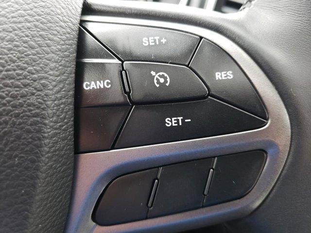 Photo of 2019 Velvet Red Pearlcoat Jeep Cherokee