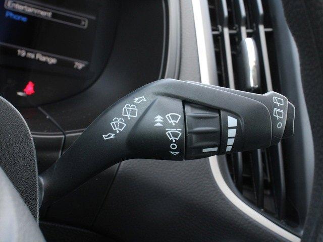 Photo of 2024 Iconic Silver Metallic Ford Edge