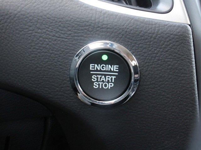 Photo of 2024 Iconic Silver Metallic Ford Edge