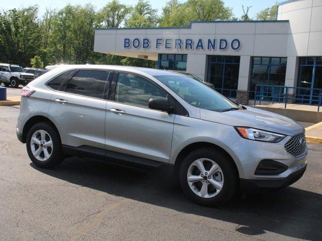 Photo of 2024 Iconic Silver Metallic Ford Edge
