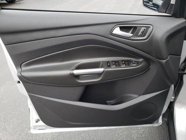 Photo of 2014 Ingot Silver Ford Escape
