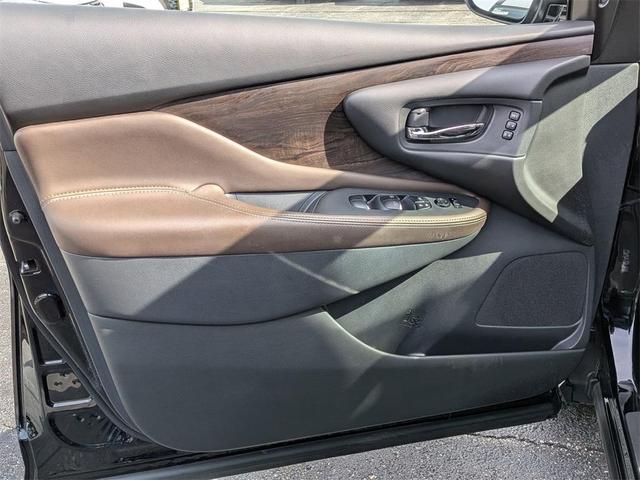 Photo of 2023 Black Nissan Murano