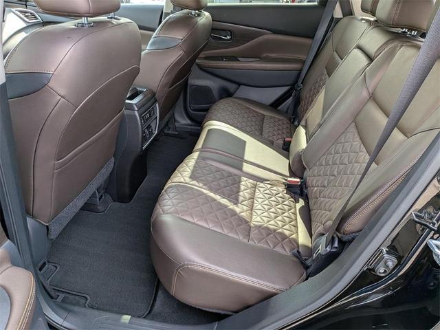 Photo of 2023 Black Nissan Murano