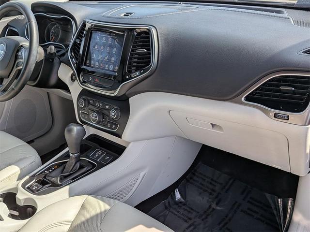 Photo of 2019 Diamond Black Jeep Cherokee