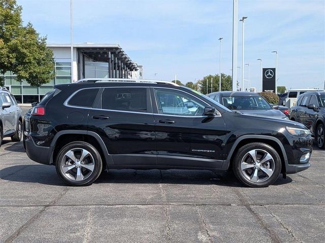 Photo of 2019 Diamond Black Jeep Cherokee