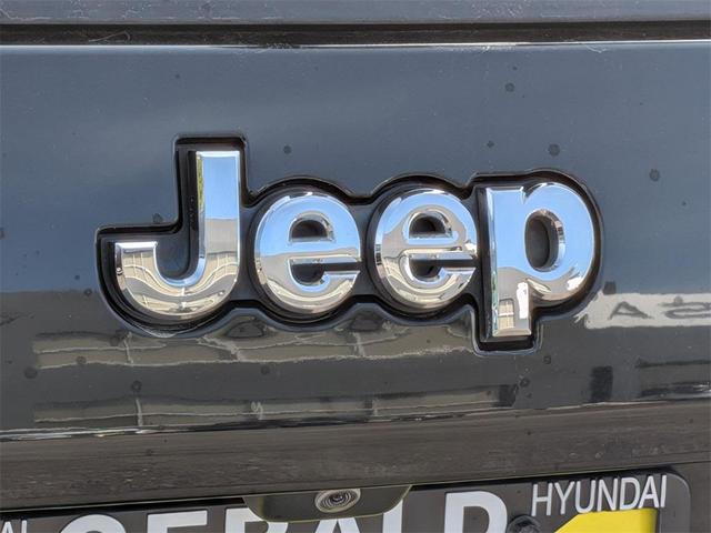 Photo of 2019 Diamond Black Jeep Cherokee