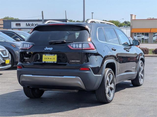 Photo of 2019 Diamond Black Jeep Cherokee