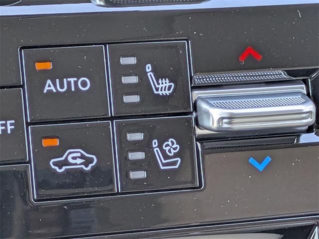 Photo of 2025 Deep Ocean Blue Nissan Armada