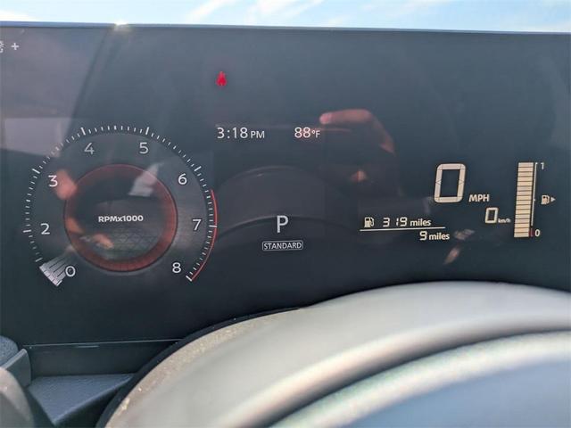 Photo of 2025 Canyon Bronze M Nissan Kicks