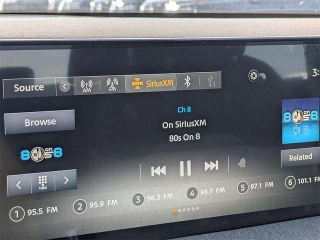 Photo of 2025 Canyon Bronze M Nissan Kicks