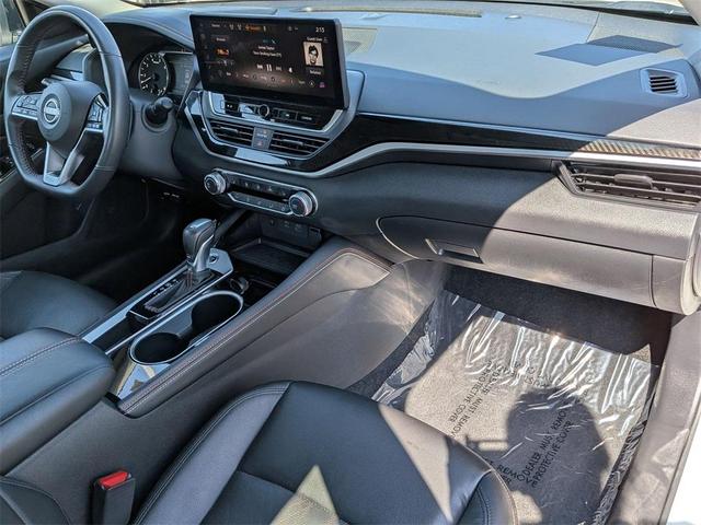 Photo of 2024 White Nissan Altima