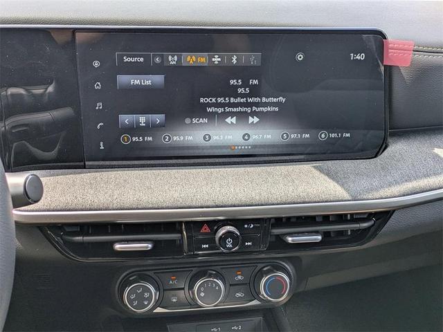 Photo of 2025 Canyon Bronze M Nissan Kicks