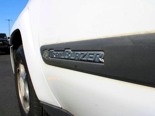 Photo of 2004 Summit White Chevrolet TrailBlazer EXT