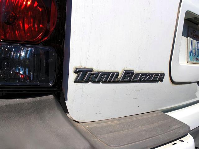 Photo of 2004 Summit White Chevrolet TrailBlazer EXT