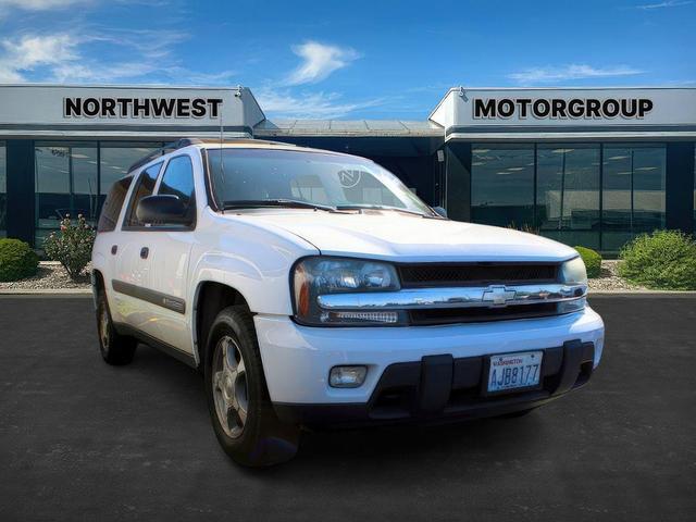 Photo of 2004 Summit White Chevrolet TrailBlazer EXT