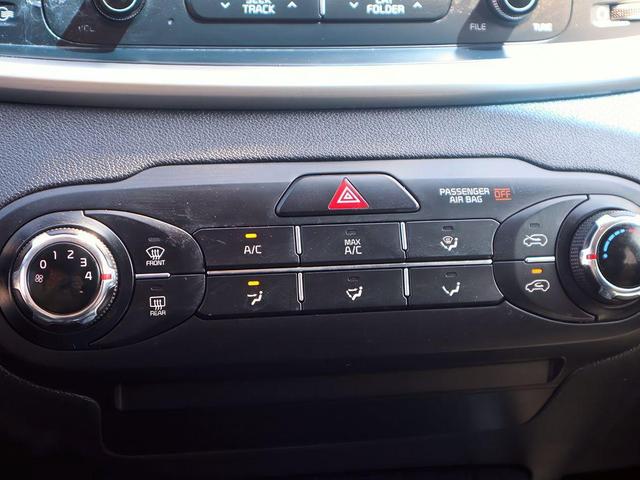 Photo of 2017 Titanium Silver Kia Sorento