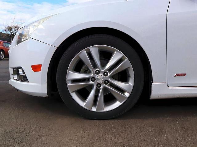 Photo of 2013 Summit White Chevrolet Cruze