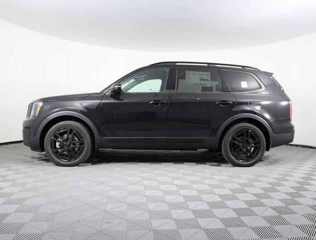 Photo of 2025 Ebony Black Kia Telluride