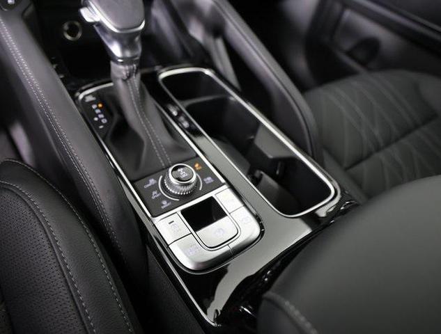 Photo of 2025 Ebony Black Kia Telluride
