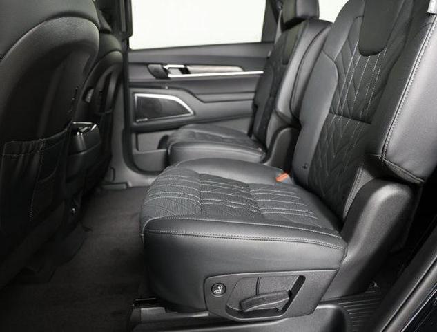 Photo of 2025 Ebony Black Kia Telluride