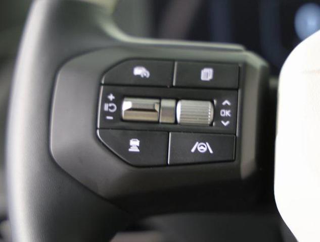 Photo of 2025 Glacier White Pearl Kia EV6
