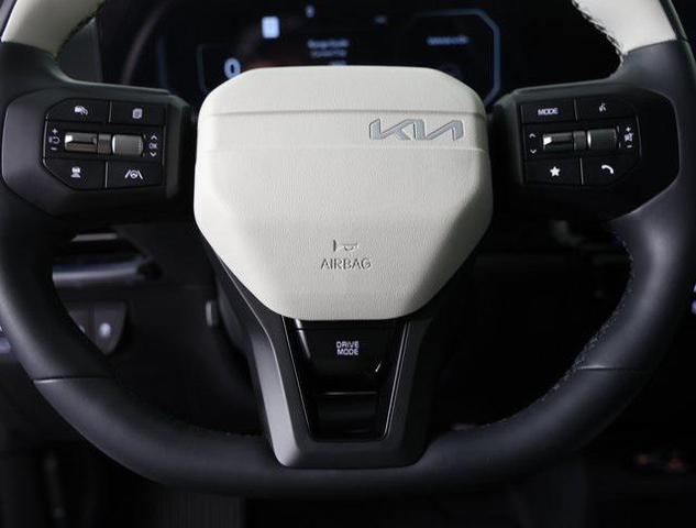 Photo of 2025 Glacier White Pearl Kia EV6