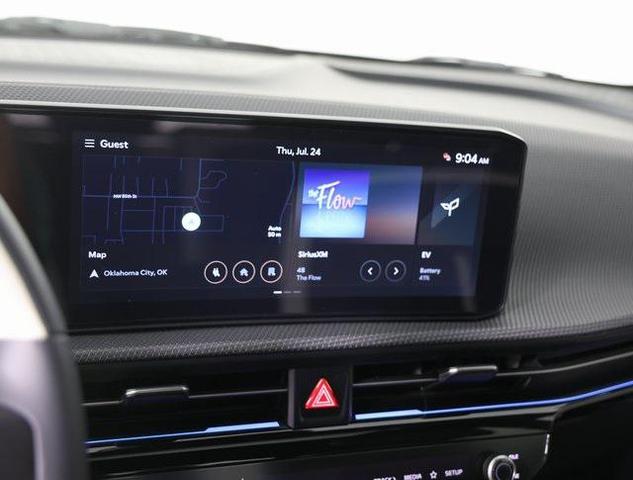 Photo of 2025 Glacier White Pearl Kia EV6