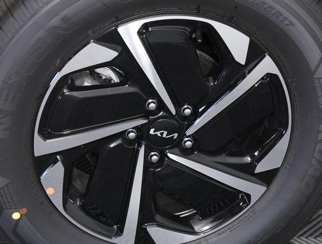 Photo of 2025 Steel Gray Kia Sportage Hybrid