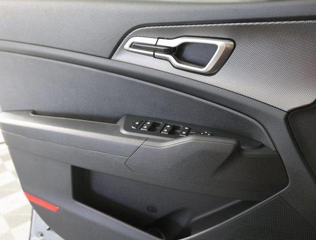 Photo of 2025 Steel Gray Kia Sportage Hybrid