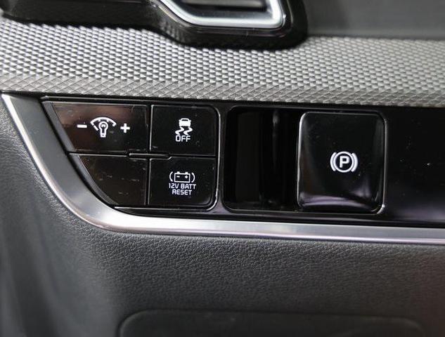 Photo of 2025 Steel Gray Kia Sportage Hybrid