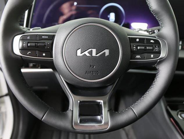 Photo of 2025 Snow White Pearl Kia Sportage Hybrid