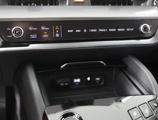 Photo of 2025 Snow White Pearl Kia Sportage Hybrid