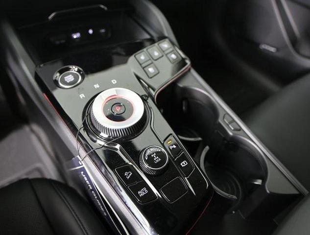 Photo of 2025 Snow White Pearl Kia Sportage Hybrid