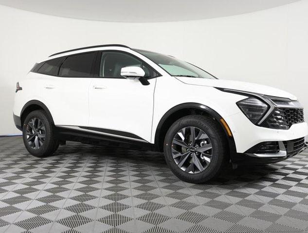 Photo of 2025 Snow White Pearl Kia Sportage Hybrid