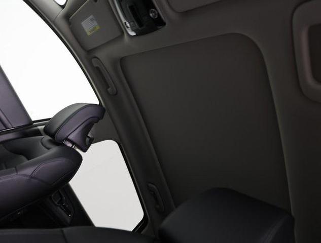 Photo of 2025 Snow White Pearl Kia Sportage Hybrid