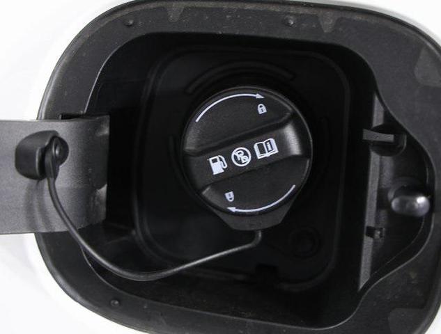Photo of 2025 Snow White Pearl Kia K5